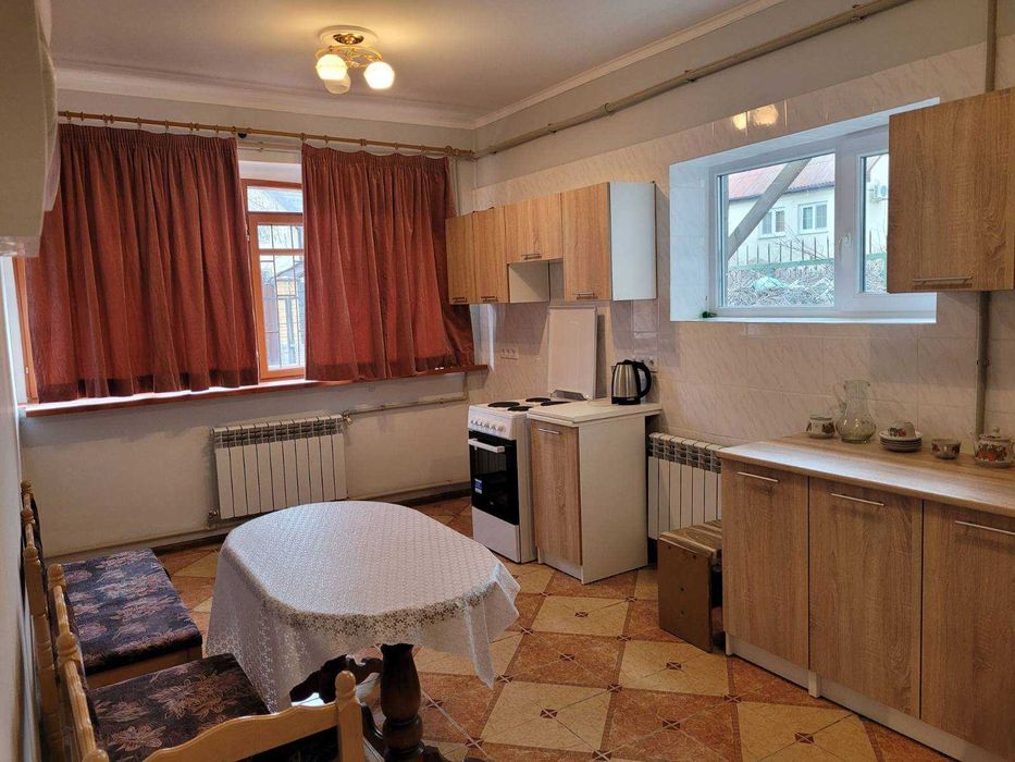 Русановские Сады. Дом 150 кв. До 20 человек.