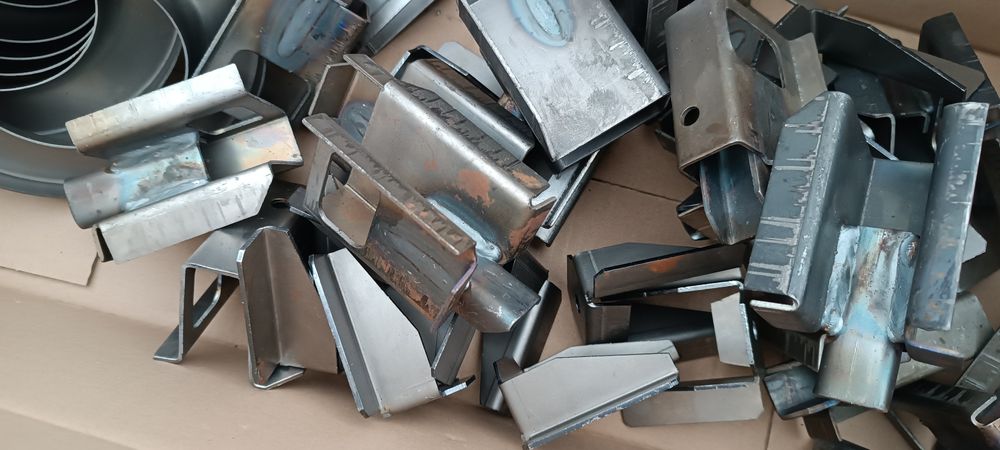 Fiat 126p mocowanie lewarka do podłogi