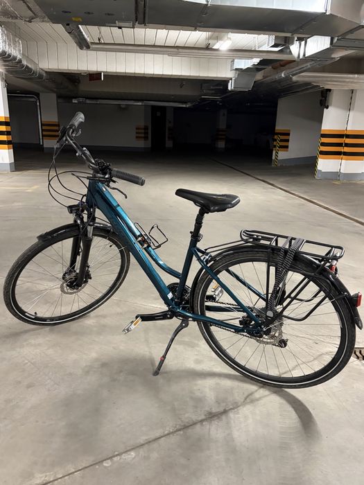 Kross Trans 8.0 damski rower trekkingowy, rama M (17”), koła 28”, 27 biegów, hydrauliczne hamulce tarczowe