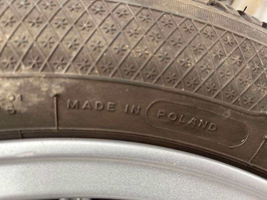 Шини.   205/55/16