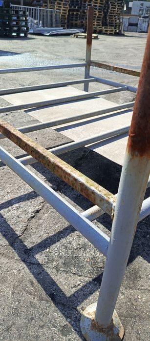 Stojak-podstawa pod mauzera-zbiornik 1000 l.