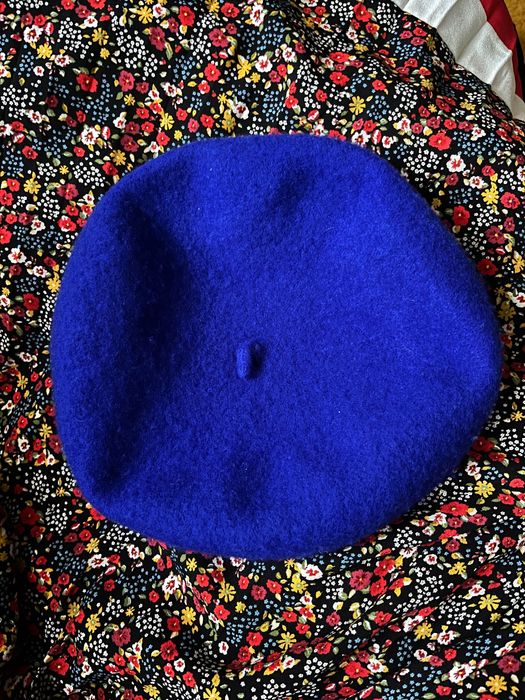 Берет жіночий насиченого синього кольору