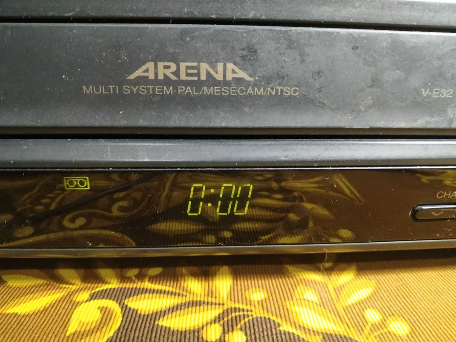 Видеомагнитофон відеомагнітофон toshiba v-e32