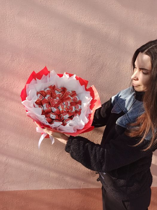 Сладкий букет с Рафаэлло Їстівний букет с конфетами Подарунок коханій