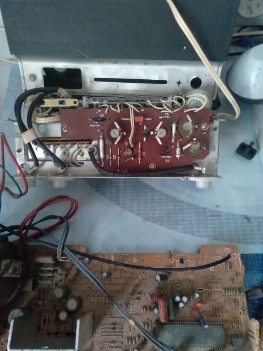 Телевізор в хорошому робочому стані.