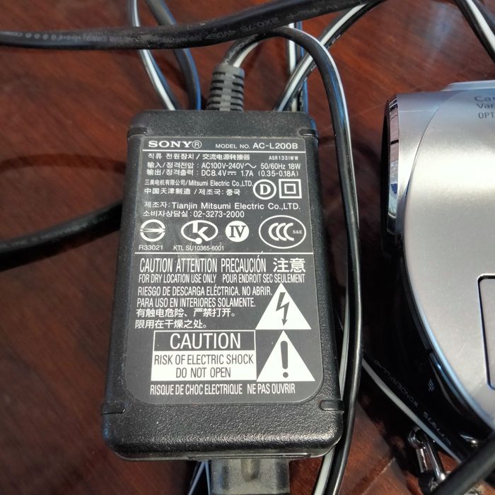 Відеокамера SONY Handycam DCR-DVD 108.