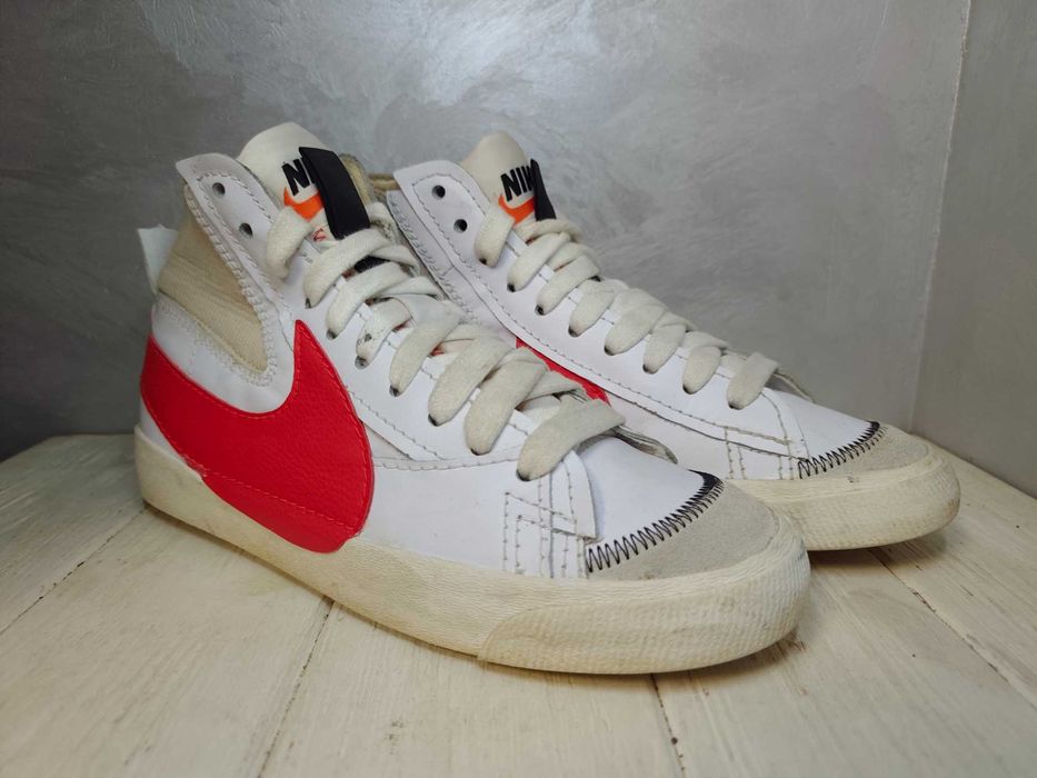 - Nike Blazer Mid '77 Jumbo