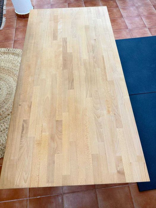 Secretária IKEA GERTON em madeira maciça 155x75 com pés reguláveis em altura