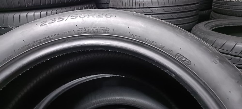 Pneus  235/50/20