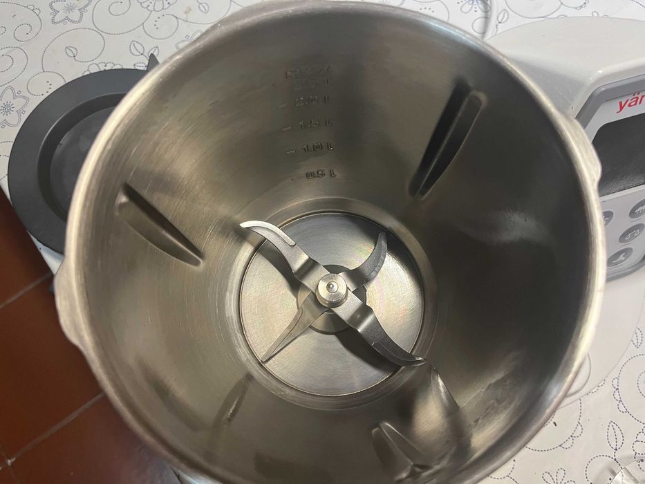 Yämmi 1 – Robot de Cozinha Multifuncional em Excelente Estado!