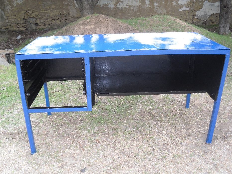 продам стол слесарный