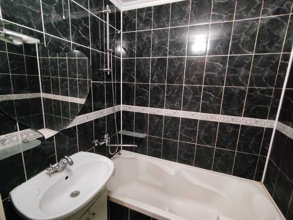 Двокімнатна квартира в центрі. Будинок нового планування