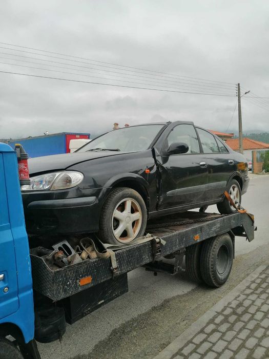 Carro Nissan Almera 1.5 de 2001 para peças