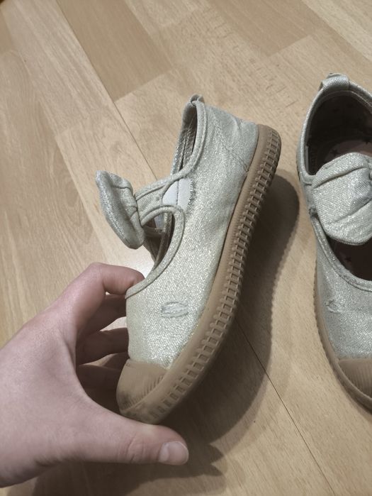 Buty na wiosnę dla dziewczynki r.28