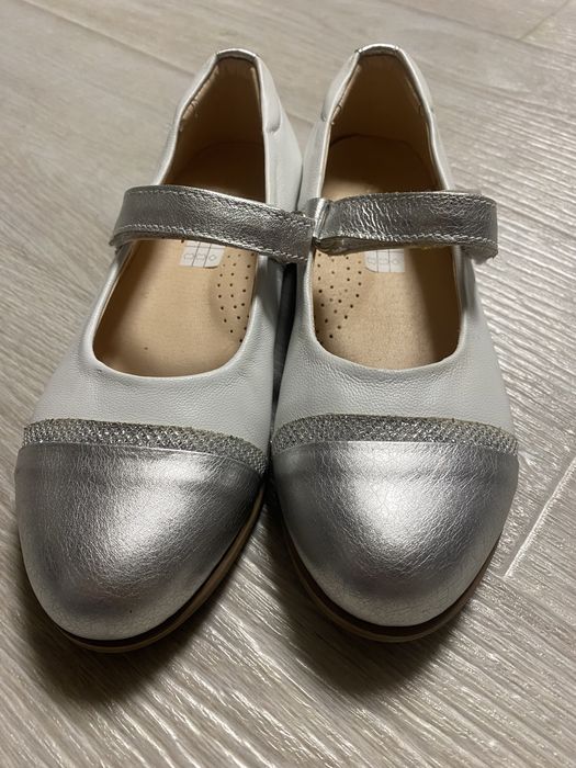 Туфлі нові