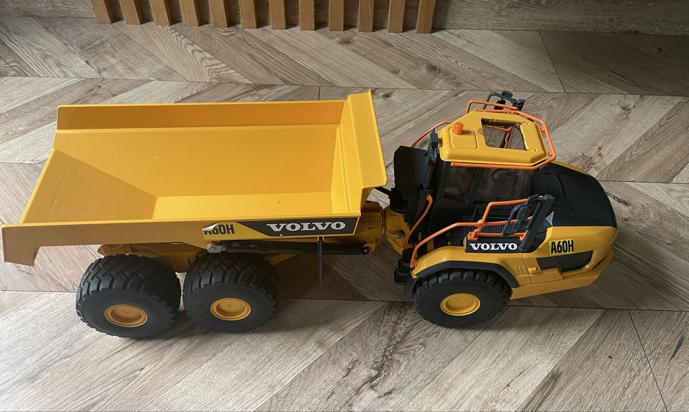 Bruder 02455 Volvo A60H