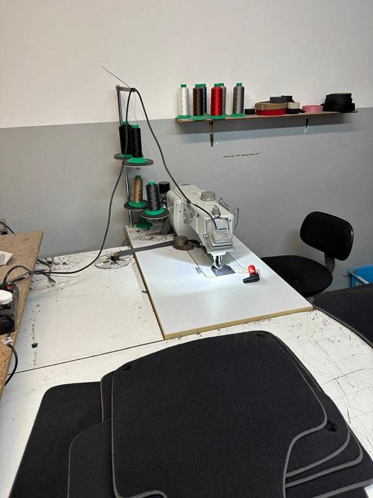 Linia produkcyjna welurowych dywaników samochodowych Maszyny Materiał