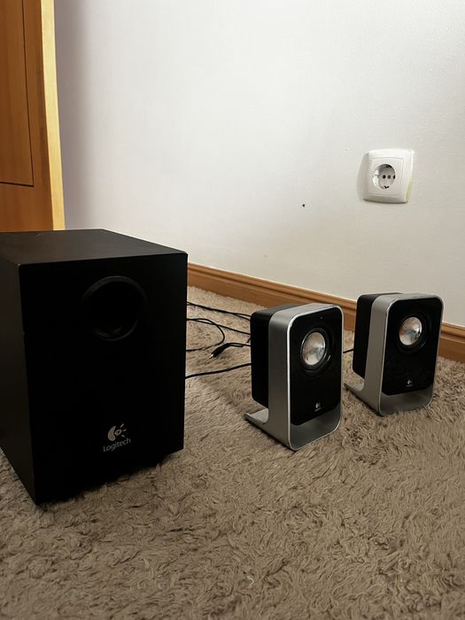 Colunas LogiTech