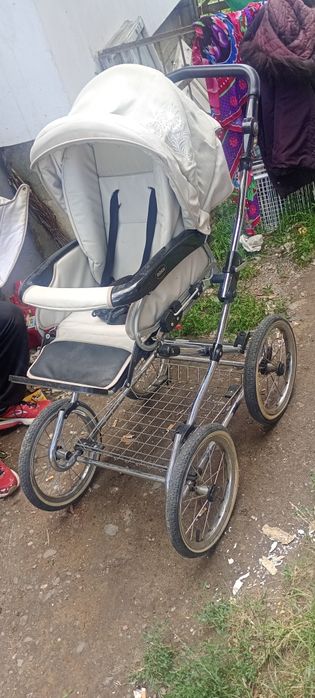 Продам бу каляску сидячий варіант