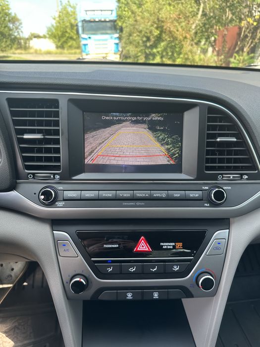 Hyundai Elantra 2017 2.0 бензин Автомат