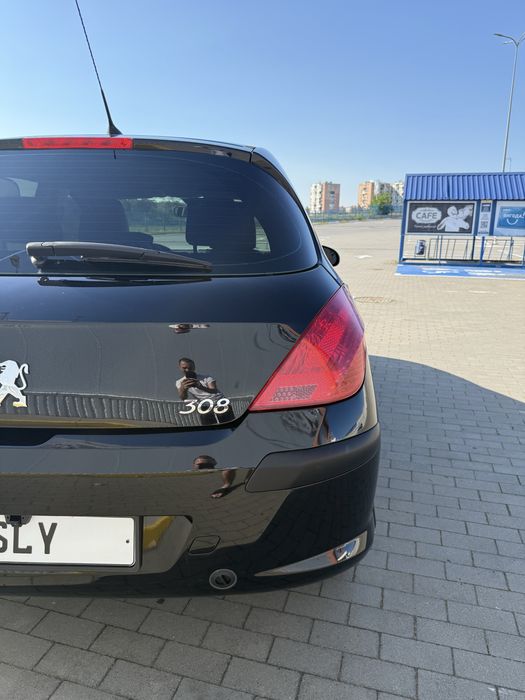 Продам Peugeot 308 2010 1.6 автомат