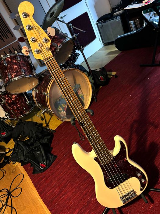 Baixo Fender Precision American Standard 5 Cordas - Made in USA