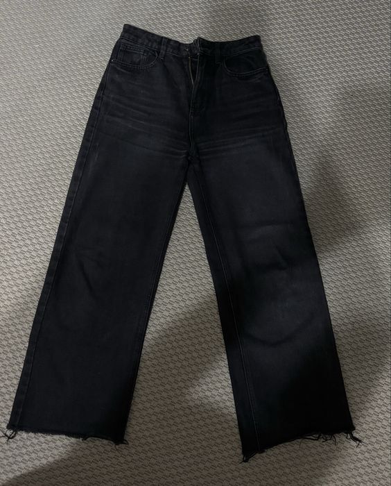 чорні джинси прямі