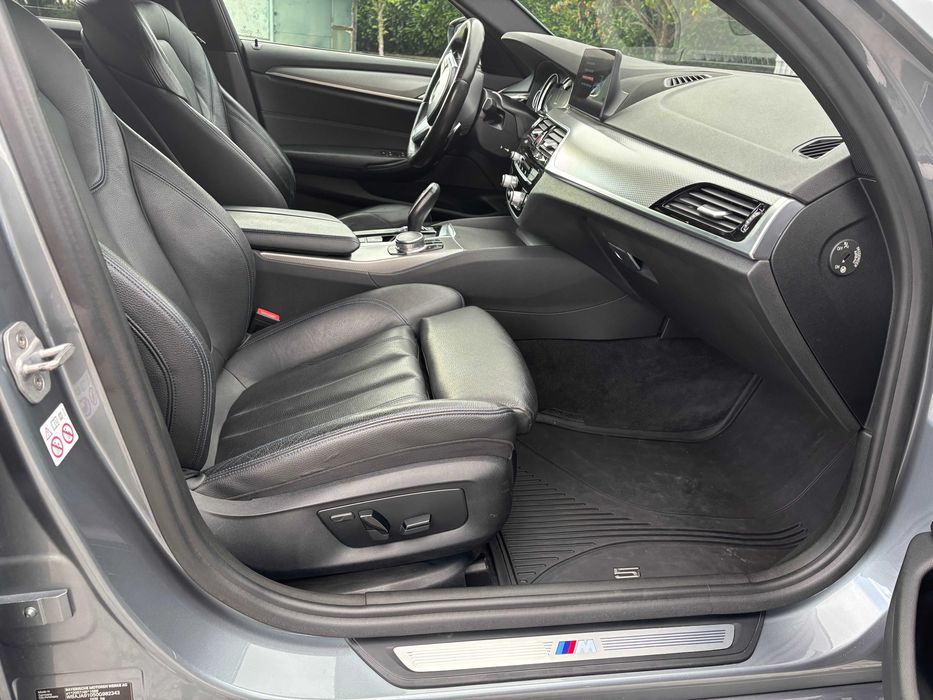 BMW 530e iPerformance Pack M c/IVA dedutível