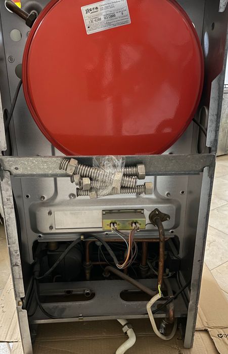 Caldeira a gás natural ROCA