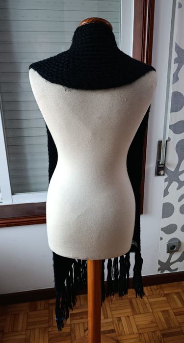 Cachecol em malha, preto - Novo

Os portes são a cargo do comprador, p