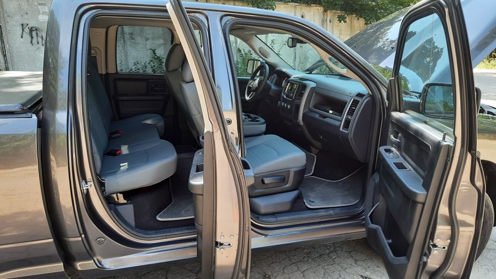 Продам Dodge RAM 1500 2018 г.в.