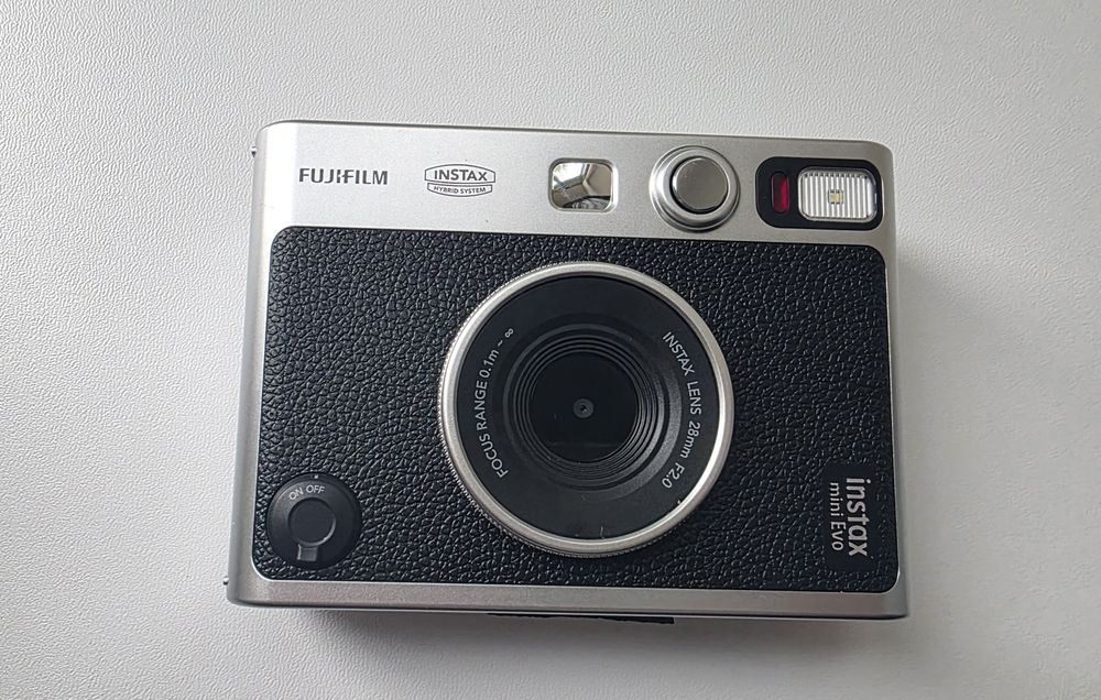 Камера миттєвого друку Instax Mini EVO