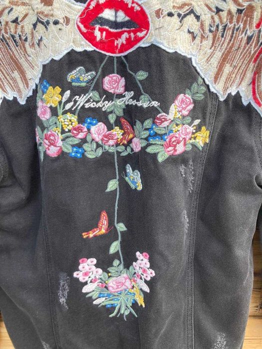 Жіноча джинсова куртка з вишивкою 42 розмір  на штучному хутрі Турція