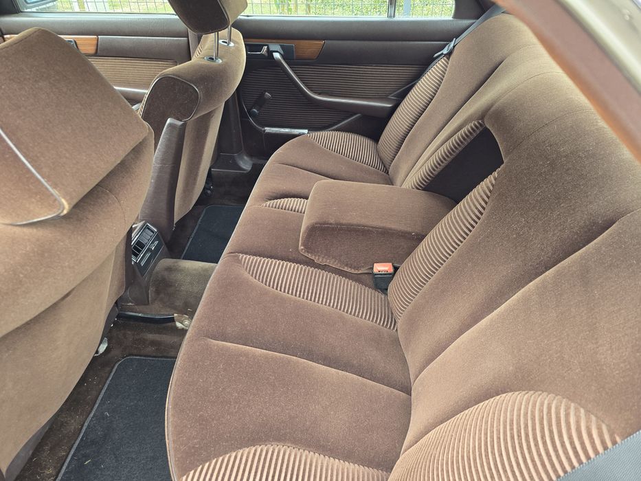 Mercedes W 126 300 SE