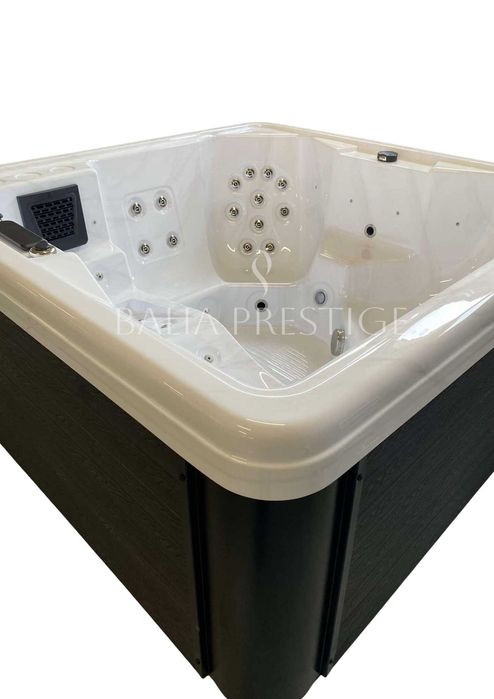 Balia ogrodowa akrylowa nowoczesna STEROWANA MODUŁEM WI-FI BALBOA