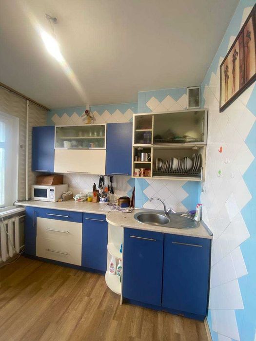 Продам 2- комнатную квартиру на Днепродороге ( " Меркурий")