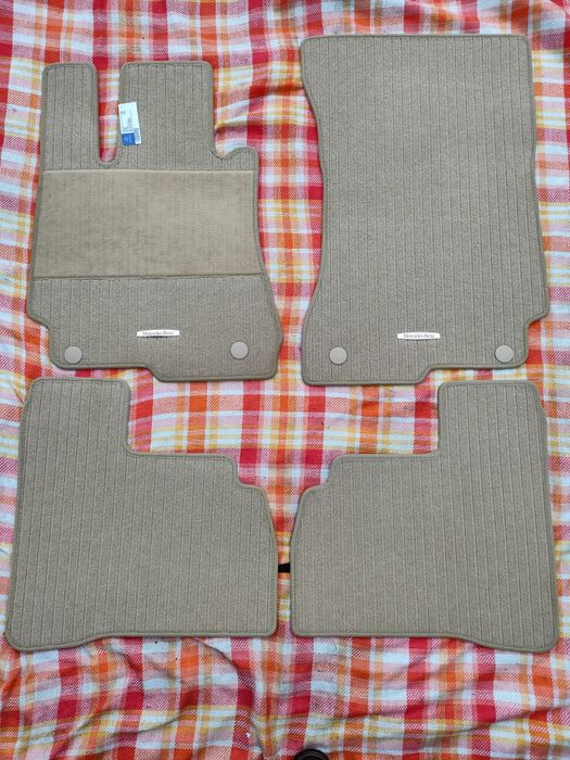 Oryginalne dywaniki Mercedes W221 krótki