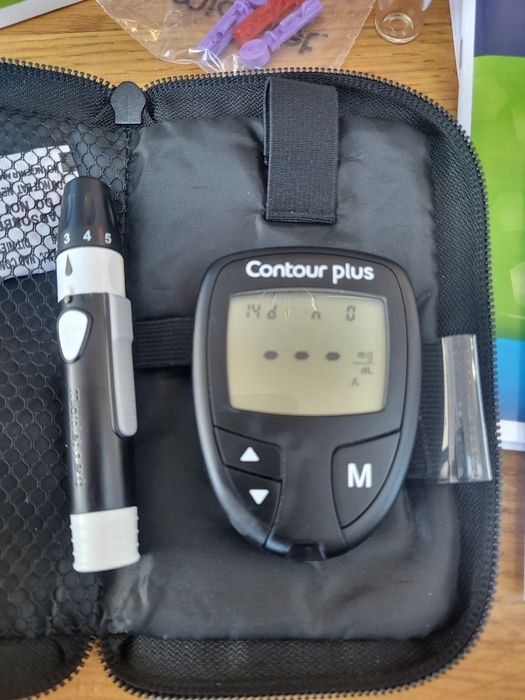 Contour plus Glukometr