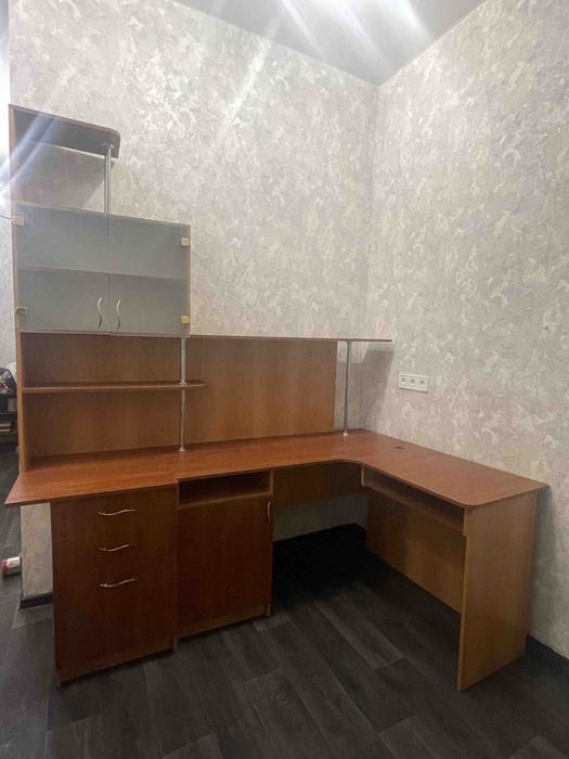 Продам свою стенку / уголок / стол для учебы, работы