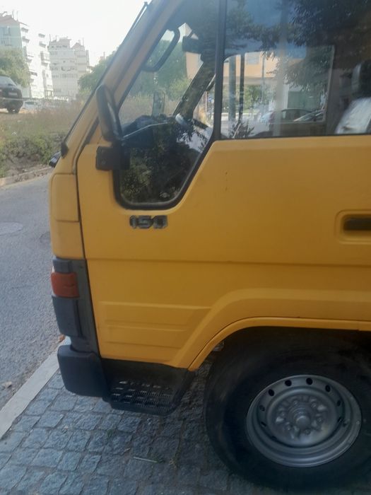 Toyota dyna caixa aberta