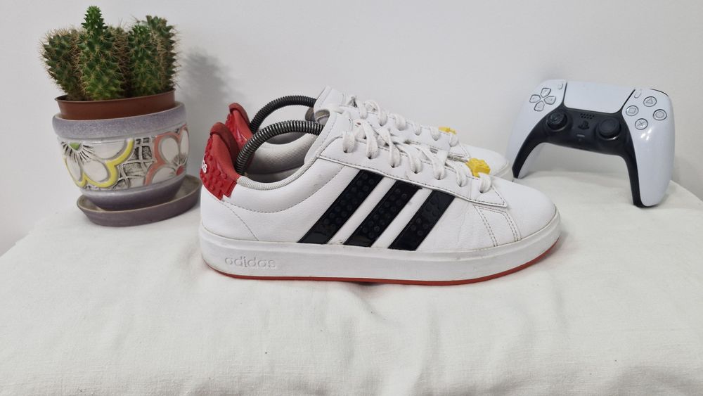 Adidas Lego.Розмір 40.5