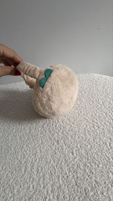 Nowe skladane mieciutkie nauszniki bezowe