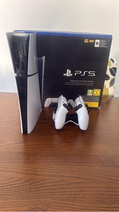 PS5 Slim Digital 1 TB - 2 comandos + Charger