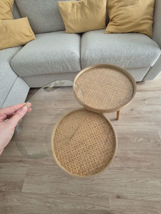 Mesa de centro em palhinha com vidro