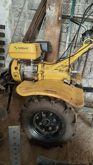 Продам мотоблок Sadko 900 PRO с насадками в отличном состоянии