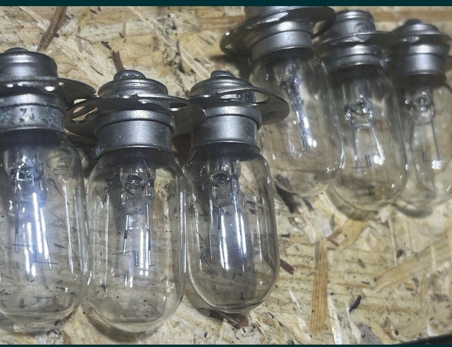 Продам лампы різні. 
Різні лампы, радіолампи, скляні лампы. 
Все що на