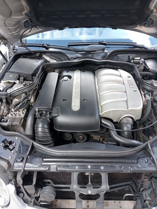 Mercedes Benz E220 W211