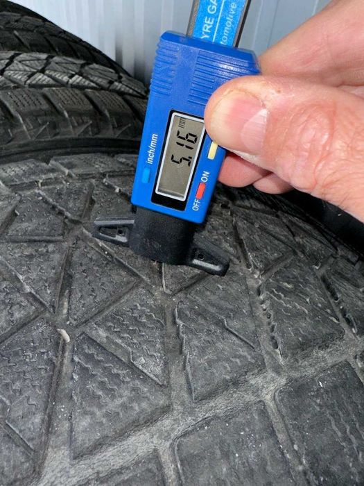 265/60 R18 Bridgestone Blizak DM-V2