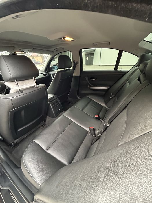 Bmw 320i 2007 2.0 бензин