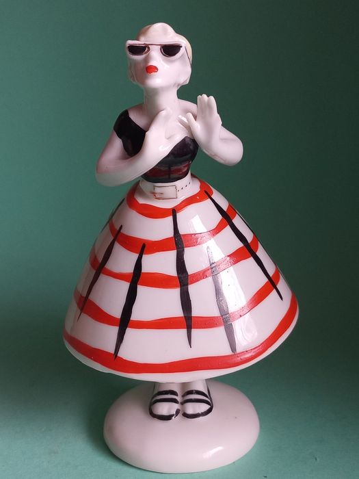 Статуэтка фарфоровая С'ССР